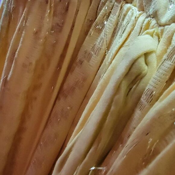 Gold Metallica Shimmer Lines with Yellow Lines - Picture 4 of 5